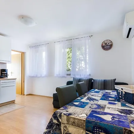 Arboretum Apartment *